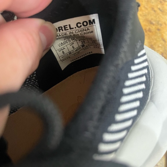 Sorel Women's Explorer Defy Low size 8 - Picture 6 of 9